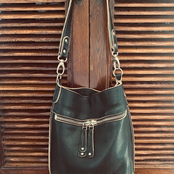***SOLD*** Roots Black French Parisian Bucket Bag - - Picture 5 of 7